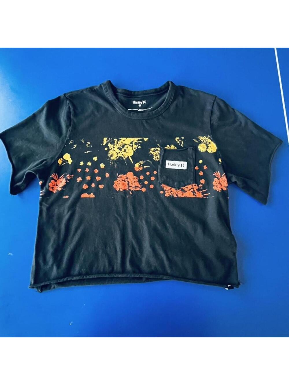 Hurley Women's Black and Multi Crop-top